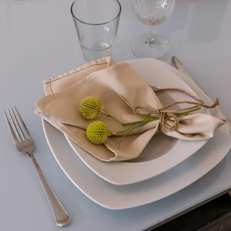 Huswell - Modern With Balcony Near The *