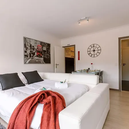 Huswell - Modern With Balcony Near The Appartement *