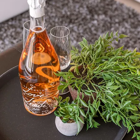 Huswell - Modern With Balcony Near The *