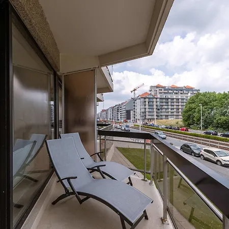 Huswell - Modern With Balcony Near The 아파트 *